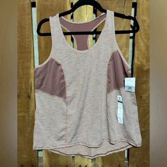 Xersion Tops - NWT Xersion Performance Razor Back Tank Size Large